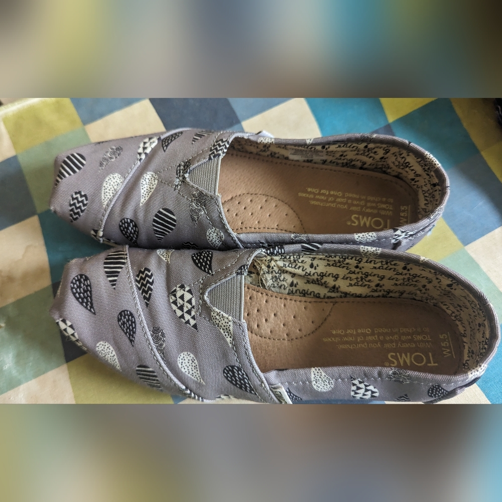 Toms slip ons